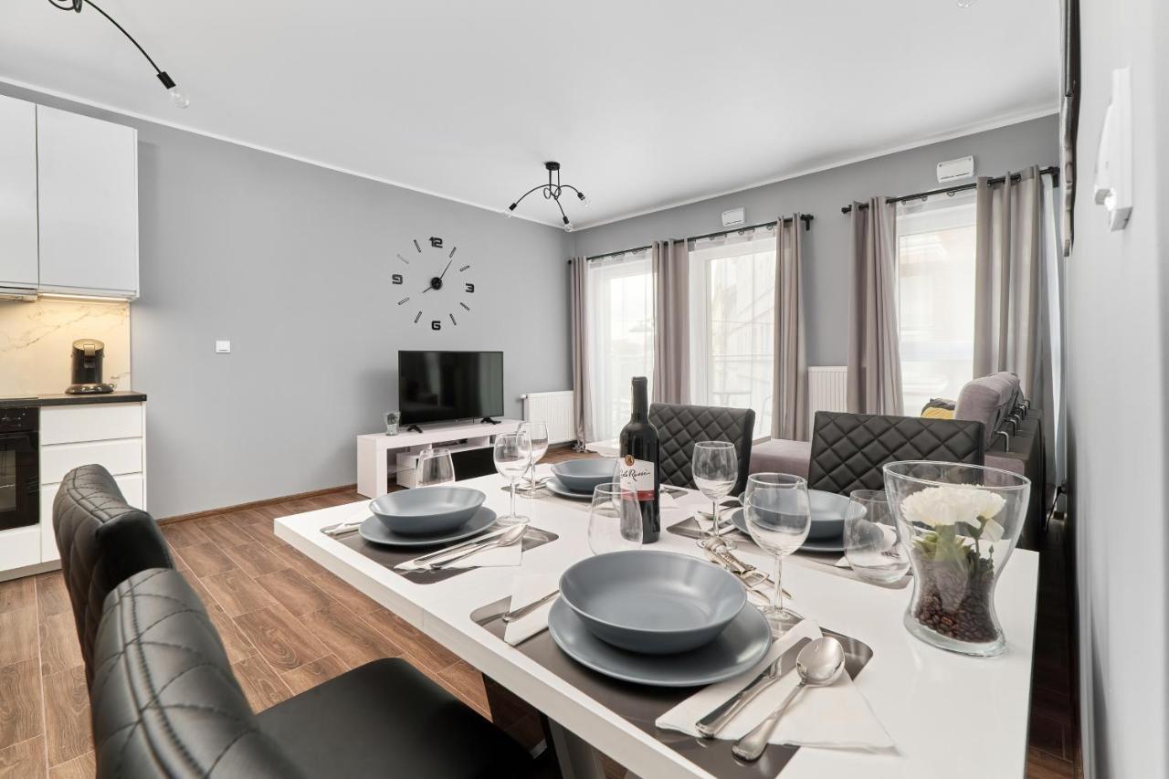 Apartments Wroclaw Jana Pawla II With Free Parking Wroclaw By Noclegi Renters Exterior photo
